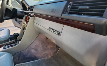 Mercedes-Benz-E-Class-1994-Sedan-10