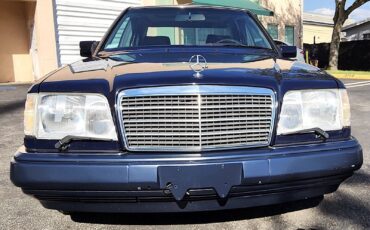 Mercedes-Benz-E-Class-1994-Sedan-13