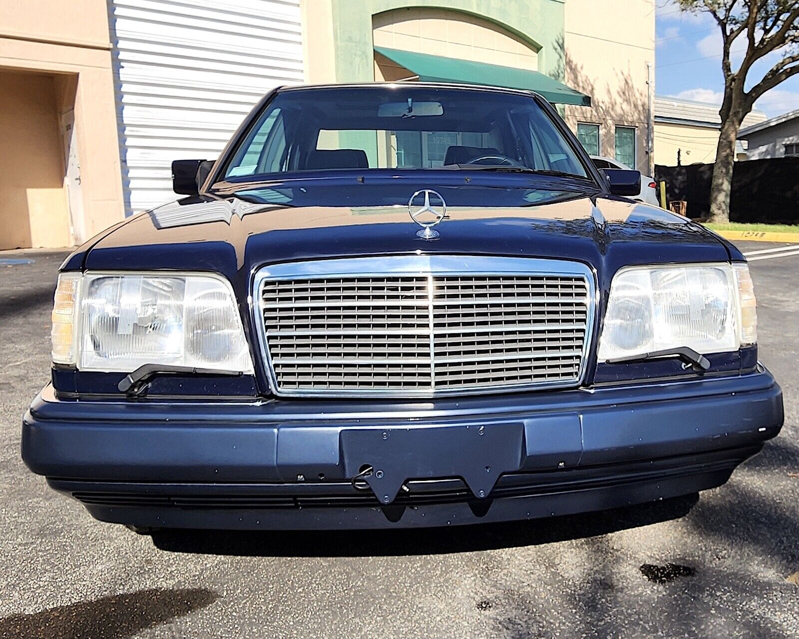 Mercedes-Benz-E-Class-1994-Sedan-13