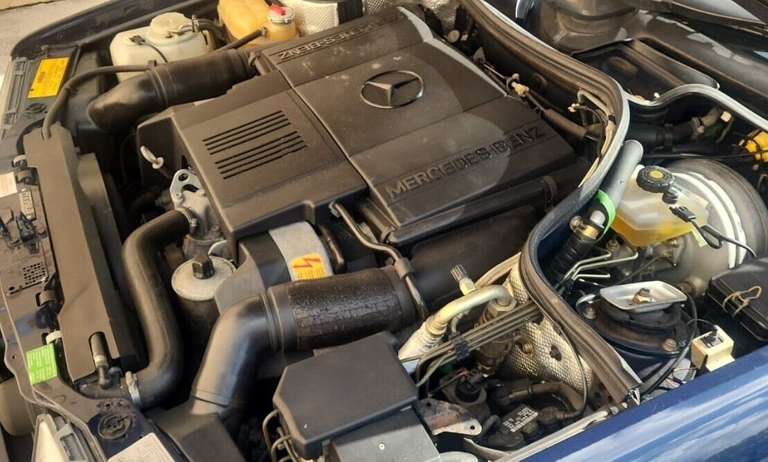 Mercedes-Benz-E-Class-1994-Sedan-31
