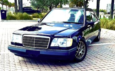Mercedes-Benz-E-Class-1994-Sedan-35