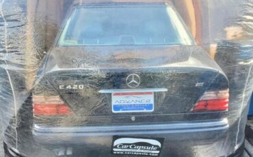 Mercedes-Benz-E-Class-1994-Sedan-39