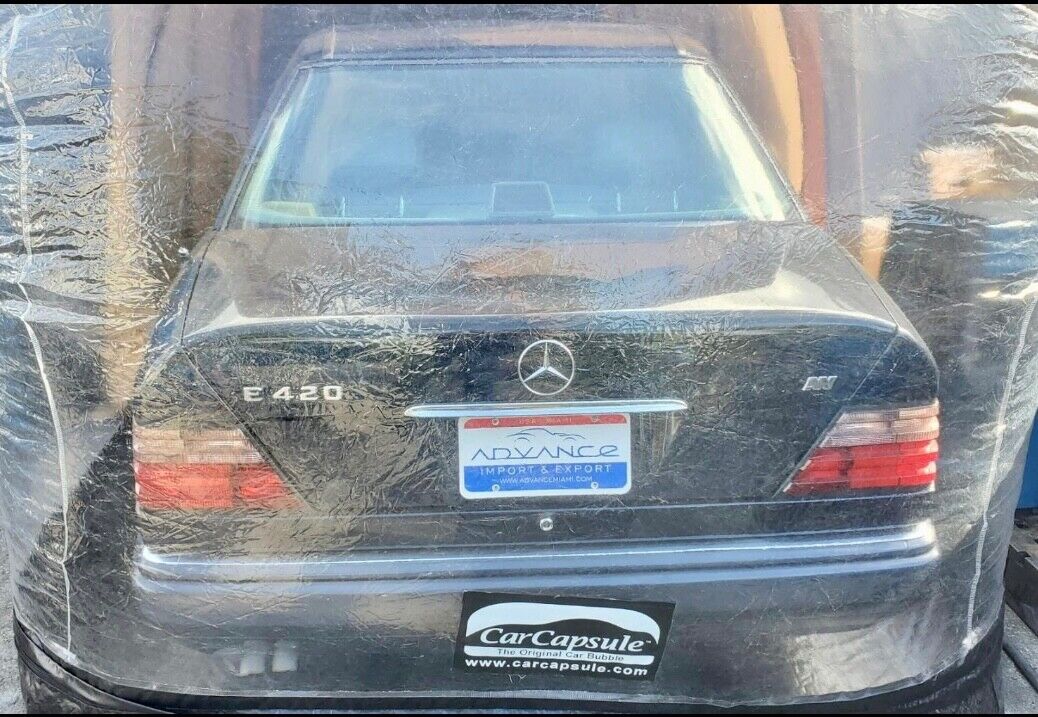 Mercedes-Benz-E-Class-1994-Sedan-39