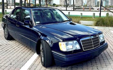 Mercedes-Benz-E-Class-1994-Sedan-6