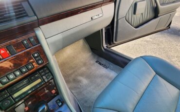 Mercedes-Benz-E-Class-1994-Sedan-9