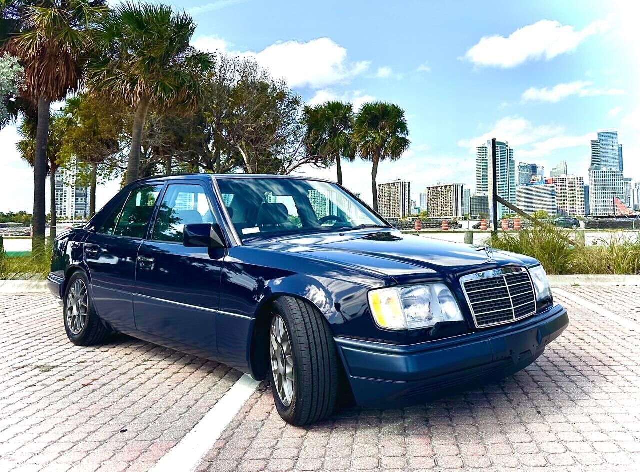 Mercedes-Benz-E-Class-1994-Sedan