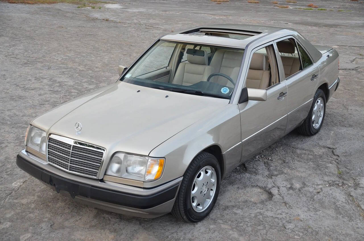 Mercedes-Benz E-Class 1995 Sedan