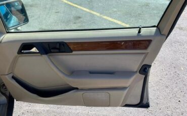 Mercedes-Benz-E-Class-1995-Wagon-10
