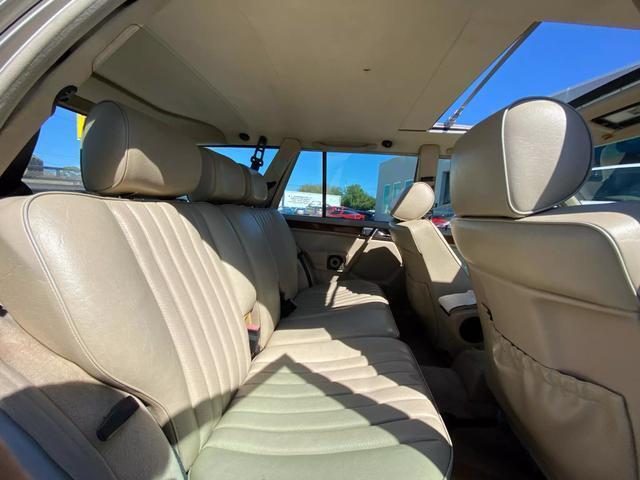 Mercedes-Benz-E-Class-1995-Wagon-11