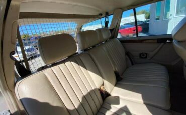 Mercedes-Benz-E-Class-1995-Wagon-17