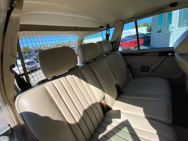 Mercedes-Benz-E-Class-1995-Wagon-17