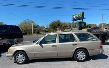 Mercedes-Benz-E-Class-1995-Wagon-2