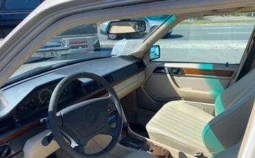 Mercedes-Benz-E-Class-1995-Wagon-21