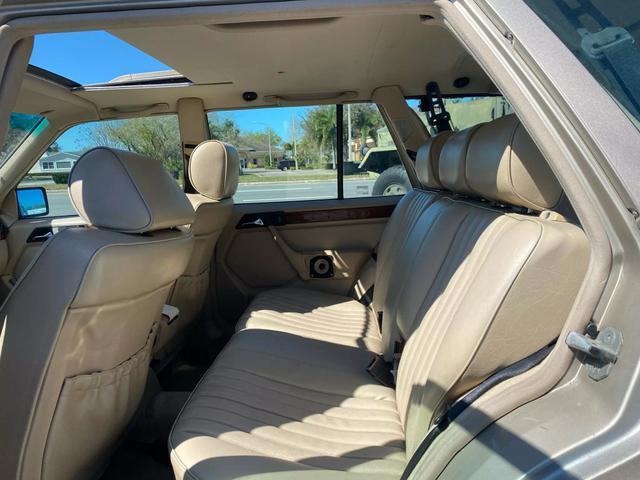 Mercedes-Benz-E-Class-1995-Wagon-23