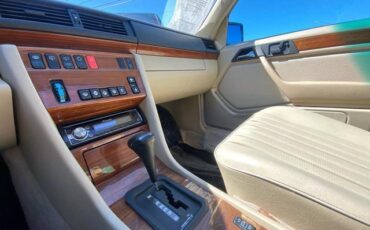Mercedes-Benz-E-Class-1995-Wagon-25