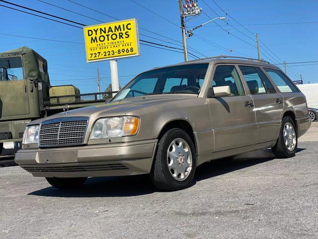 Mercedes-Benz-E-Class-1995-Wagon-26