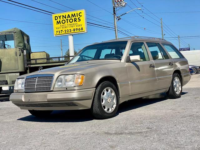 Mercedes-Benz-E-Class-1995-Wagon-3