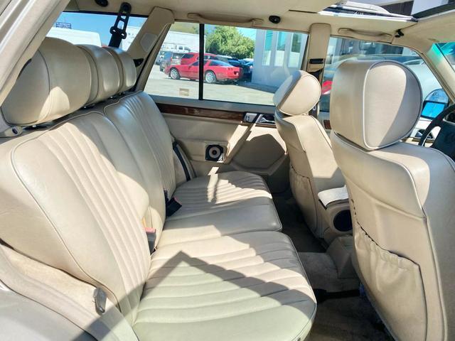 Mercedes-Benz-E-Class-1995-Wagon-9