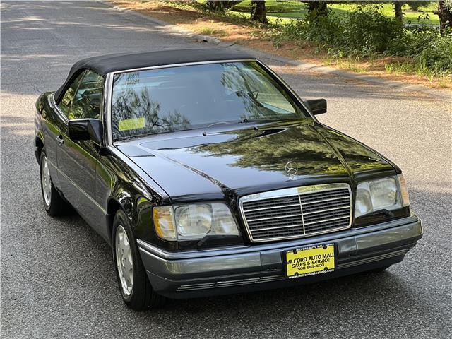 Mercedes-Benz-E320-Cabriolet-1994-14