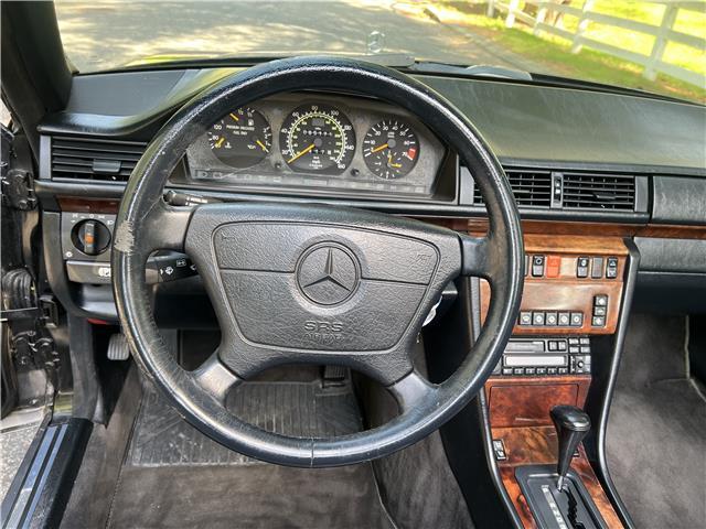 Mercedes-Benz-E320-Cabriolet-1994-23