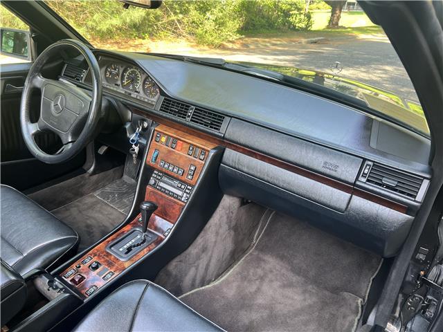 Mercedes-Benz-E320-Cabriolet-1994-30