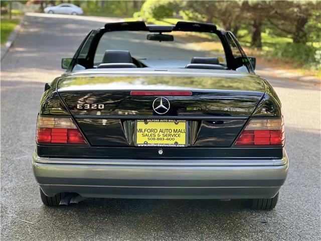 Mercedes-Benz-E320-Cabriolet-1994-7