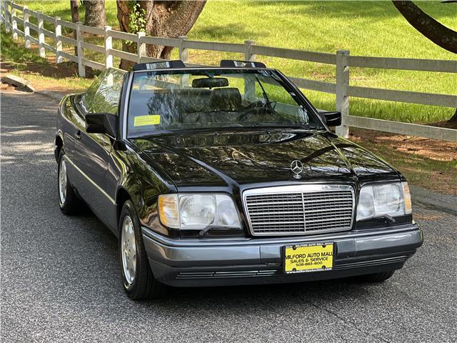 Mercedes-Benz E320 Cabriolet 1994 --