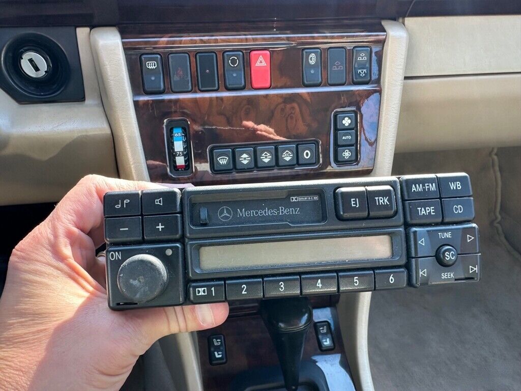 Mercedes-Benz-E320-Convertible-1995-Convertible-18
