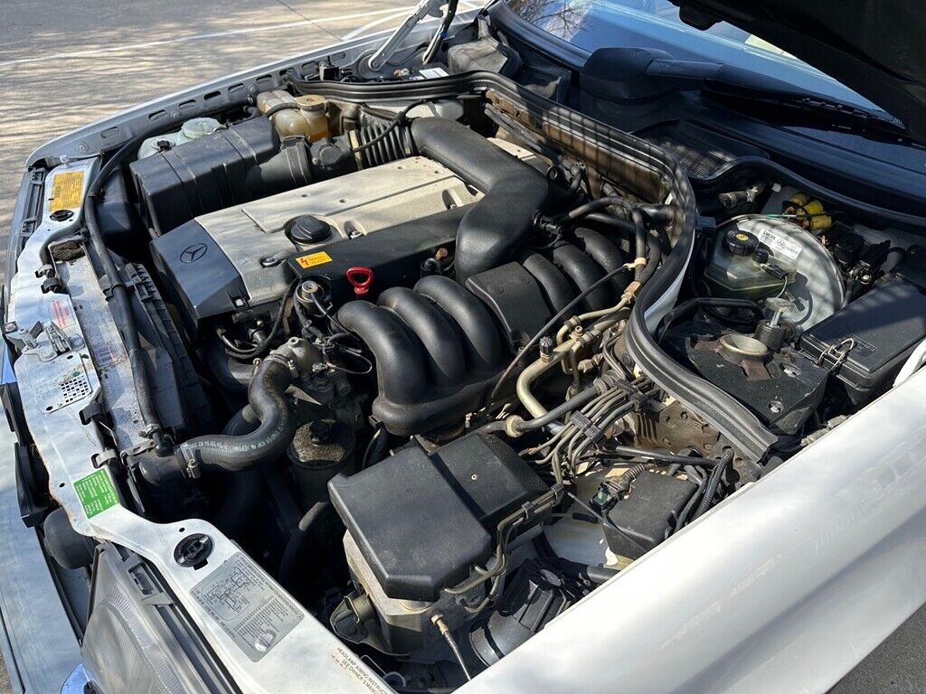 Mercedes-Benz-E320-Convertible-1995-Convertible-30