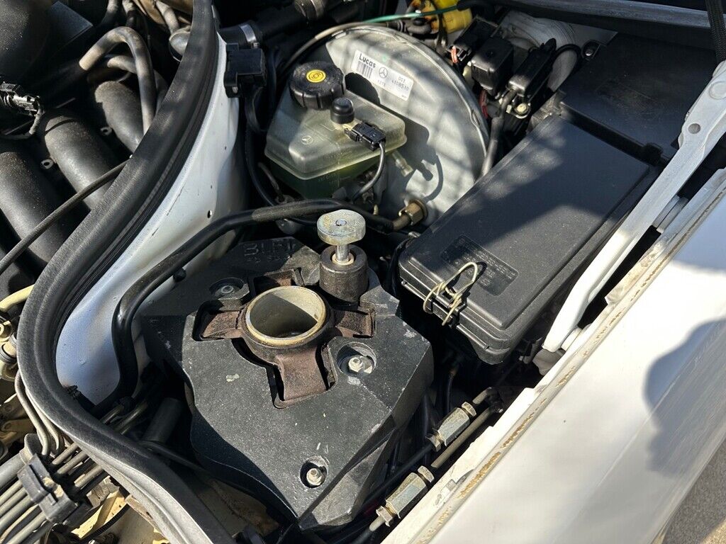 Mercedes-Benz-E320-Convertible-1995-Convertible-34