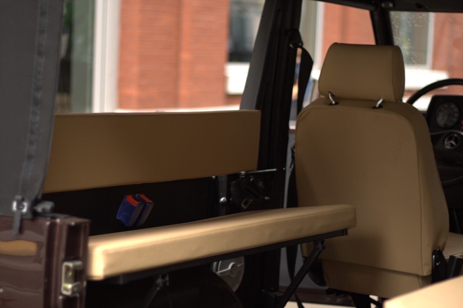 Mercedes-Benz-G-Class-1985-SUV-15