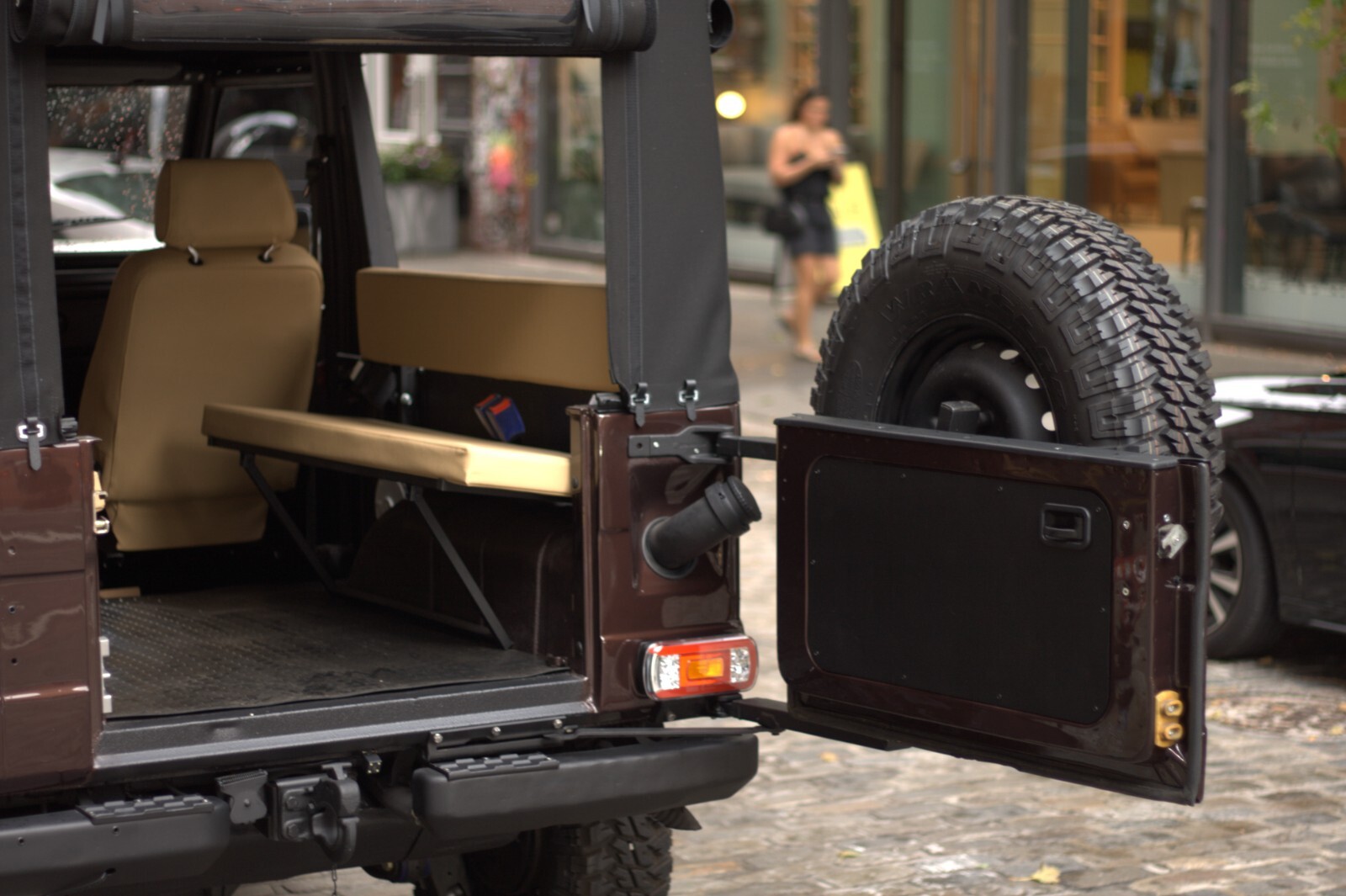 Mercedes-Benz-G-Class-1985-SUV-17