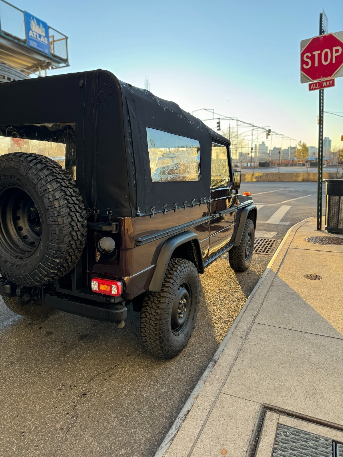 Mercedes-Benz-G-Class-1985-SUV-27