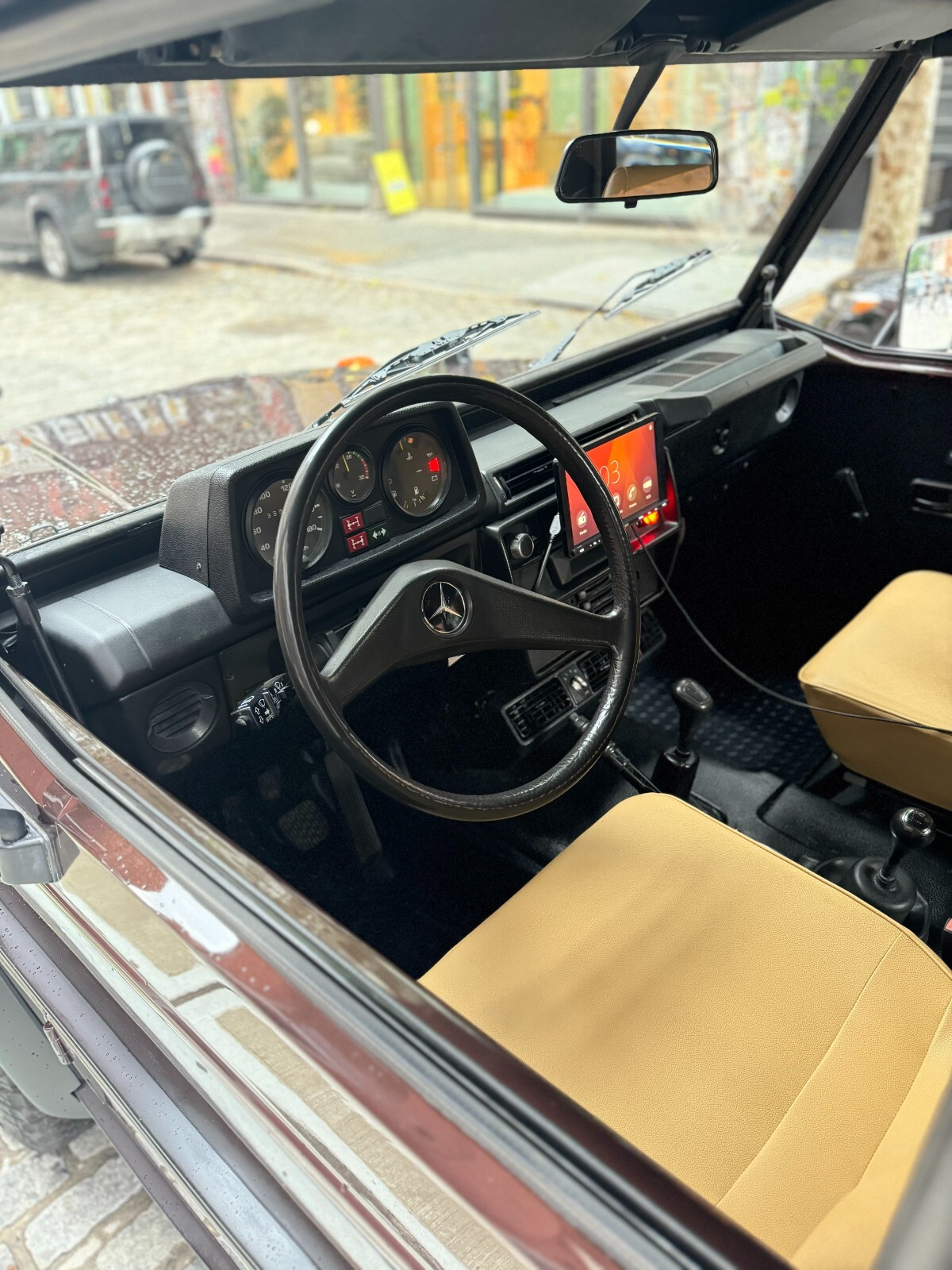 Mercedes-Benz-G-Class-1985-SUV-32