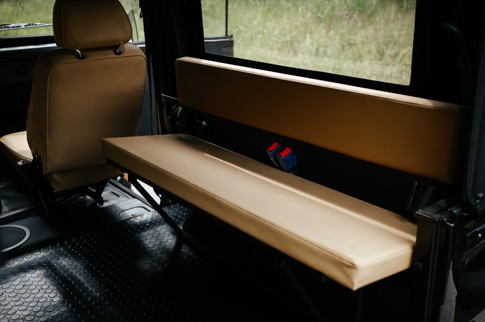 Mercedes-Benz-G-Class-1985-SUV-4