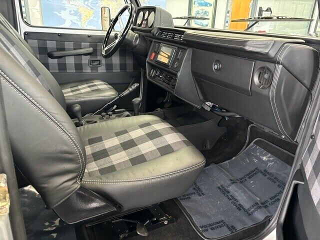 Mercedes-Benz-G-Class-1988-16