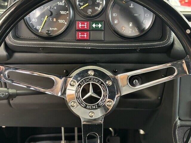 Mercedes-Benz-G-Class-1988-28