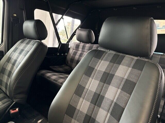 Mercedes-Benz-G-Class-1988-34