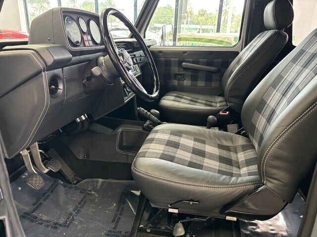Mercedes-Benz-G-Class-1988-6