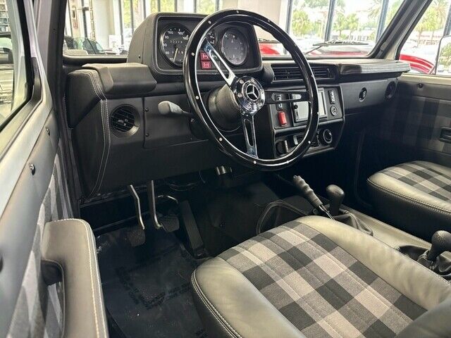 Mercedes-Benz-G-Class-1988-9