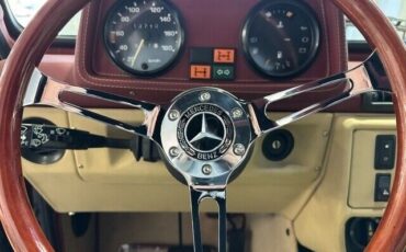Mercedes-Benz-G-Class-1995-37