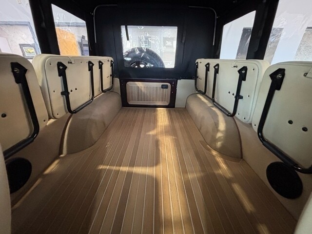 Mercedes-Benz-G-Class-1995-39