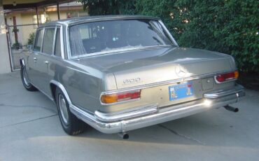 Mercedes-Benz-Mercedes-Benz-SW-100-1966-Sedan-1