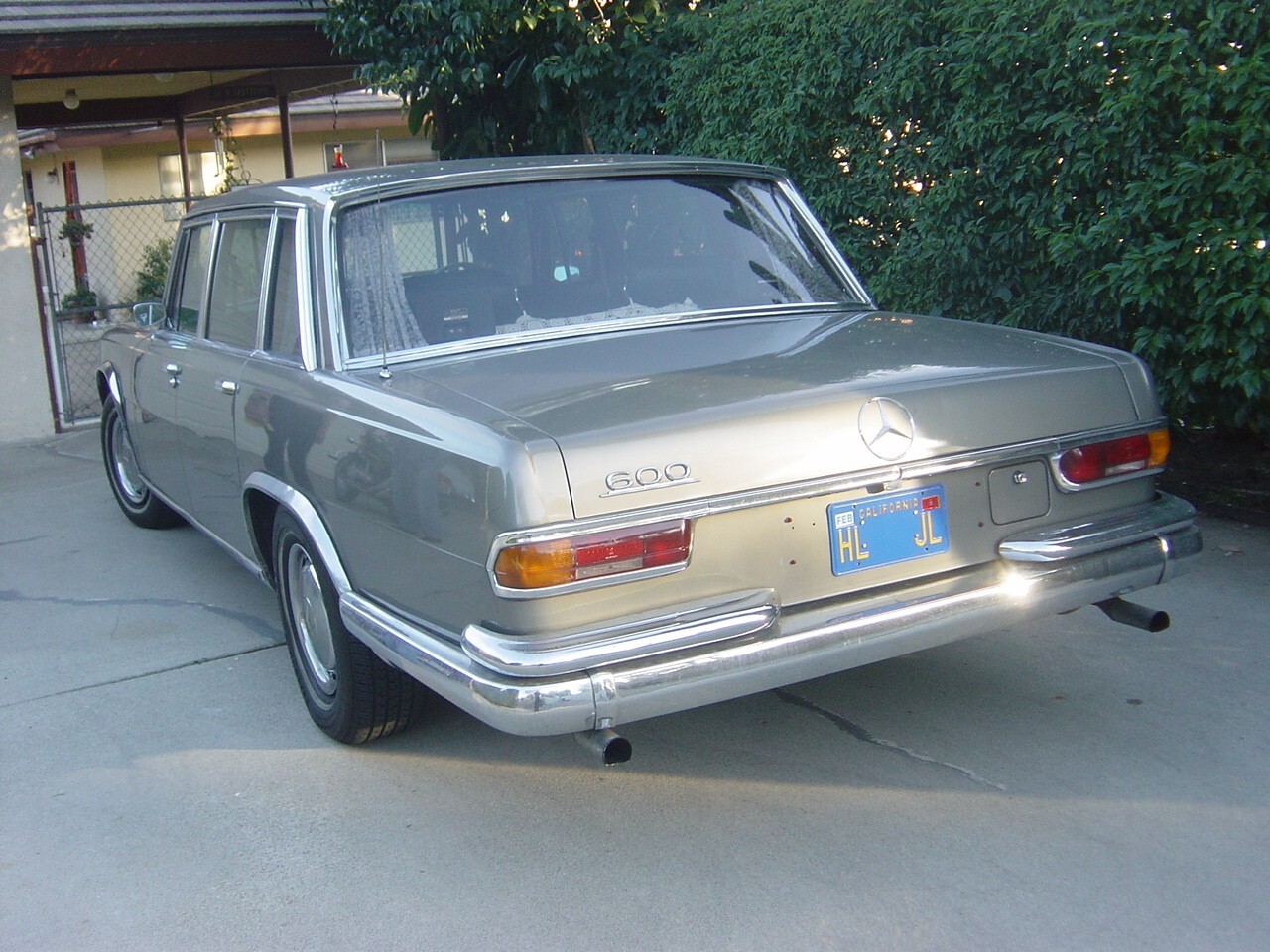 Mercedes-Benz-Mercedes-Benz-SW-100-1966-Sedan-1