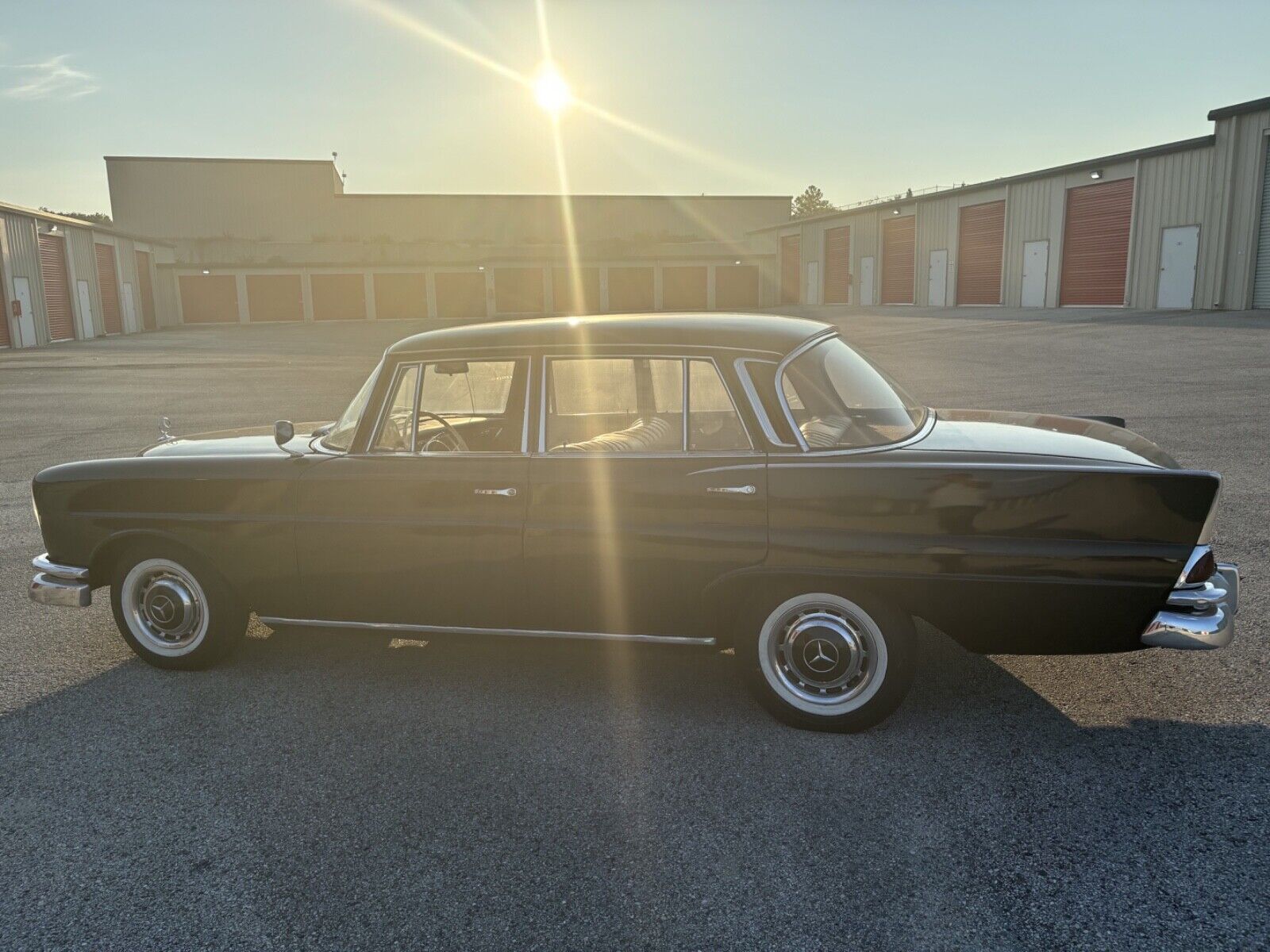 Mercedes-Benz-Other-1960-Sedan-10