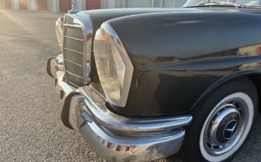 Mercedes-Benz-Other-1960-Sedan-13