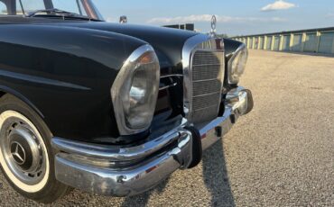 Mercedes-Benz-Other-1960-Sedan-14