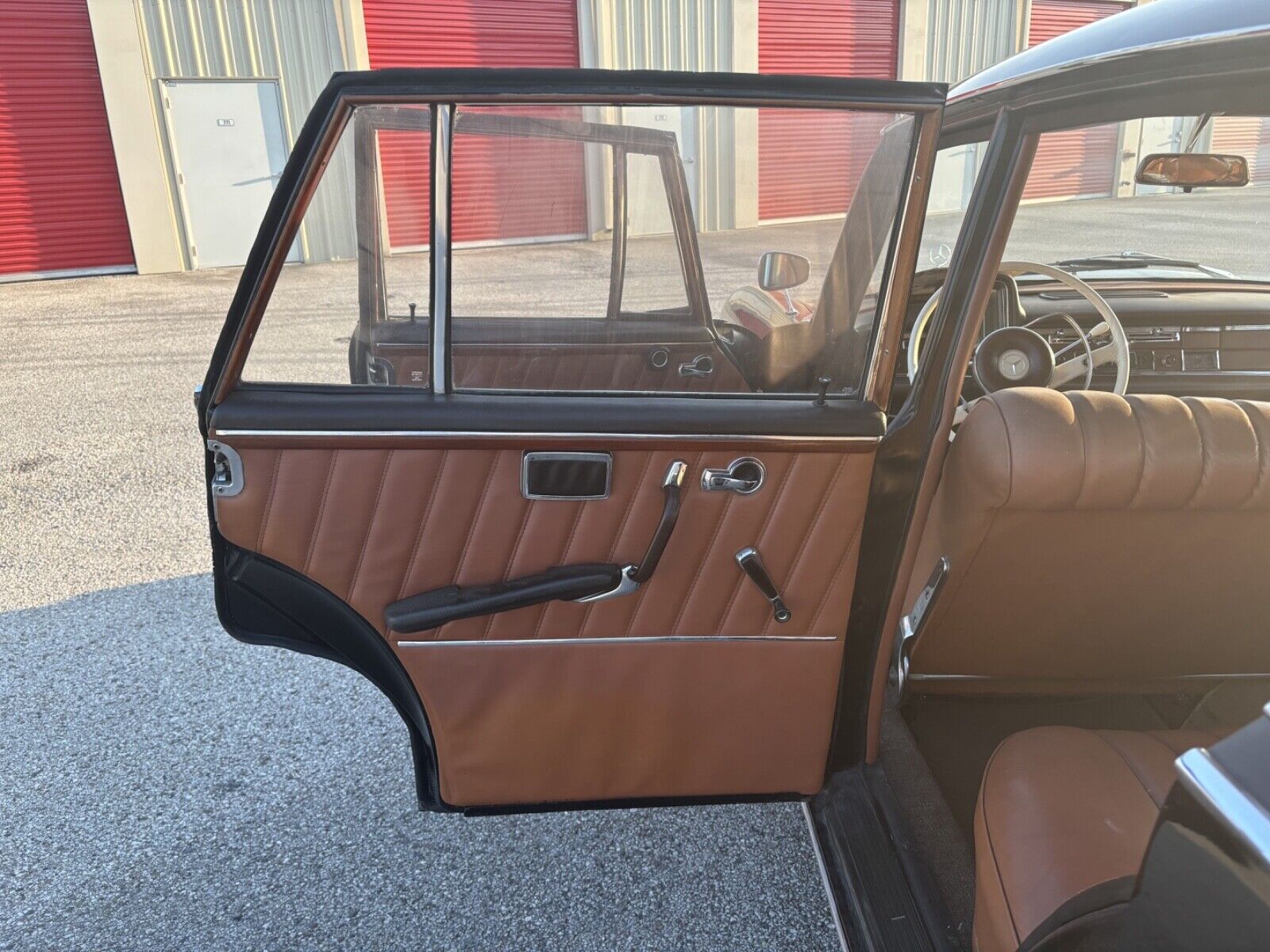Mercedes-Benz-Other-1960-Sedan-25