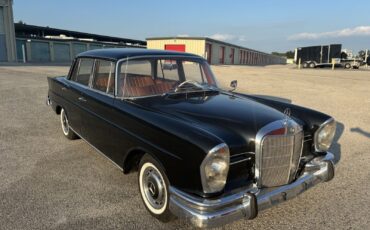 Mercedes-Benz-Other-1960-Sedan-3