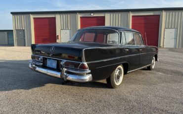 Mercedes-Benz-Other-1960-Sedan-6